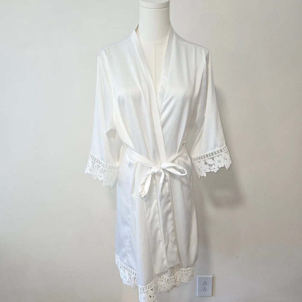 Le Rose Satin Lace Trim Robe Womens S/M White Floral Bridal Wrap LR023